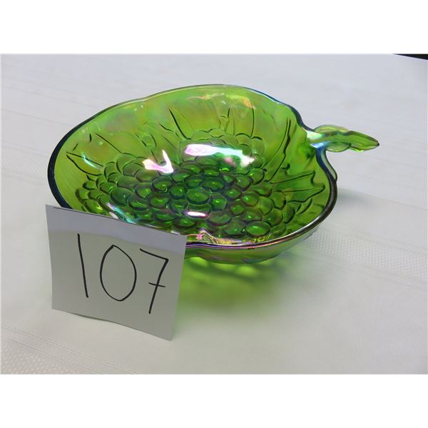 Green carnival bowl, grape