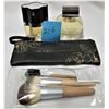 Image 1 : Makeup brushes & case, Oscar la renta spray cologne dolce d'armani spray cologne