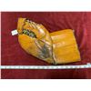 Image 2 : Spalding Leather Hockey Goalie Catcher Mitt 1960's