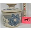 Image 1 : 4" beige pottery lidded container with blue floral trim