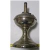 Image 4 : Nickel #6 Oil Lamp