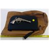 Image 1 : Lunch Bag & Case & Toy Gun