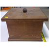 Image 4 : Hand-Crafted Pine Box - 11.5x11.5x8