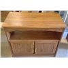 Image 1 : TV Stand - 29x16x24.5
