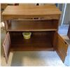 Image 3 : TV Stand - 29x16x24.5