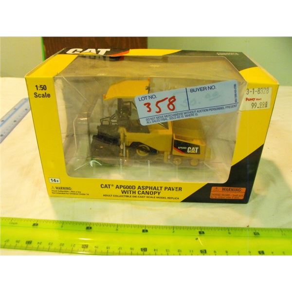 Cat AP600D asphalt paver with canopy 1:50 model