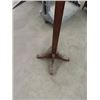 Image 3 : Oak Coat Tree