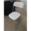 Image 2 : 4 Folding Chairs  & Folding Card Table