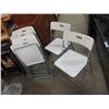 Image 1 : 8 Folding Chairs