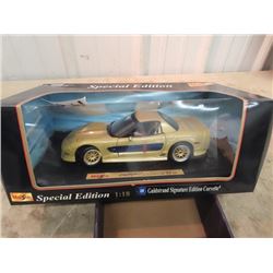 2003 Maisto  Special Edtion Goldstand Signature Corvette 1/18 Scale