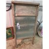 Image 2 : Washboard & Tri Mirror w Picture