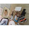 Image 2 : Enamelware, Shaw Receiver, Phones, Nut Cracker Plus More!