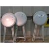 Image 1 : 3 Folding Stools