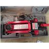 Image 2 : 2 Ton Floor Jack w Case