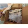 Image 3 : 2 Large Bags of Dowels, 8- 9" Queen Anne Furniture Legs