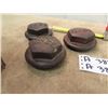 Image 1 : Case Embossed Cast Caps