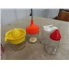 Image 2 : Vintage Glassware, Juicers, Choppers, & Reamers