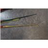 Image 2 : 2 BOWS AND ARROWS AND BASEBALL BATS