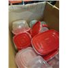 Image 2 : 16 rubbermaid containers