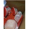Image 3 : 16 rubbermaid containers