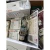 Image 3 : BOX OF LIGHT BULBS