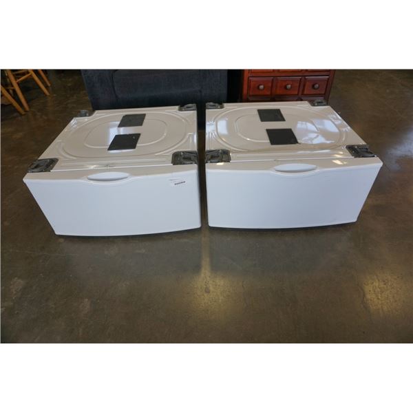 2 WHITE LAUNDRY PEDESTALS - SAMSUNG