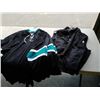 Image 3 : Four New Jersey and three vests