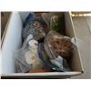 Image 3 : Two boxes of various chain, safety pins and rubber bands