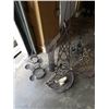 Image 4 : 48 inch sundial with decorative metal shells and candle holders