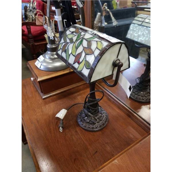 LEADED GLASS TABLE LAMP