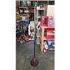 Image 1 : VINTAGE BRASS AND METAL FLOOR LAMP