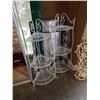 Image 1 : 2 decorative metal corner shelves 38 inch