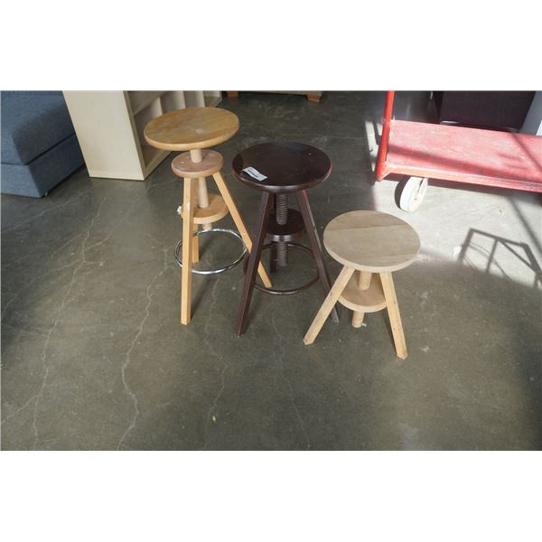 3 ADJSUTABLE HEIGHT STOOLS