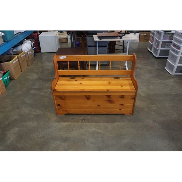 PINE STORAGE BENCH