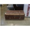 Image 1 : Vintage steamer trunk