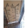 Image 3 : 2-4 foot decorative metal lawn stands