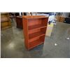 Image 3 : 3 FOOT TALL WOOD SHELF