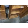 Image 3 : PINE BOOKSHELF