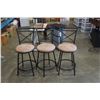 Image 1 : 3 modern barstools