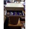 Image 2 : Jewelry box of jewelry