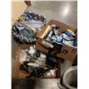 Image 1 : 2 TRAYS AND BASKET OF ELECTRONICS