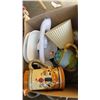 Image 2 : 2 BOXES OF ESTATE GOODS, KITCHEN ITEMS