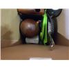 Image 3 : BOX OF DECORATIVE VASES AND COOKING ITEMS, PAN
