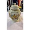 Image 16 : LOT OF COLLECTABLE FIGURES, LIDDED JAR AND CRYSTAL VASE AND LIDDED JAR