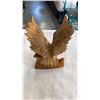 Image 9 : 2 CARVED EAGLES, WOOD WINDMILL MUSICAL LAMP