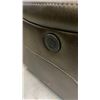 Image 8 : BRAND NEW BROWN LEATHER POWER RECLINING LOVE SEAT - RETAIL $999