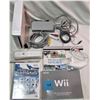 Image 2 : Nintendo Wii comes with manual and sports game