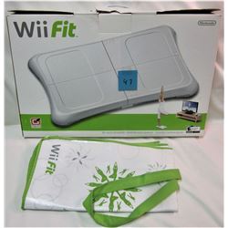 Wii fit - boxed, complete w/ carrying bag