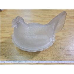 Hen on nest, large & opaque - slight mauve tinge