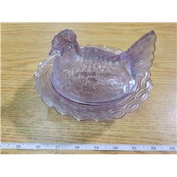 Hen on nest, medium - mauve